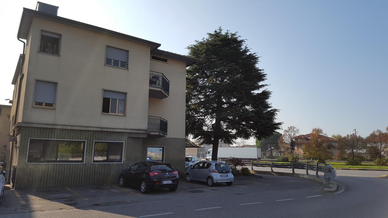 Hotel Dei Pini Medolago Exterior photo